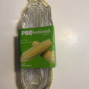 Profreshionals Corn Trays (4 Count) Brand New.